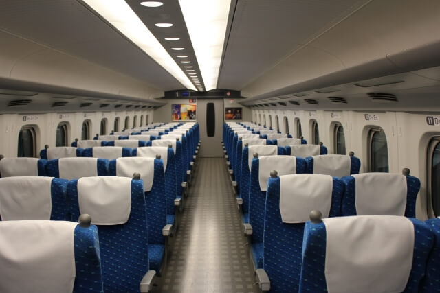 新幹線の車内風景